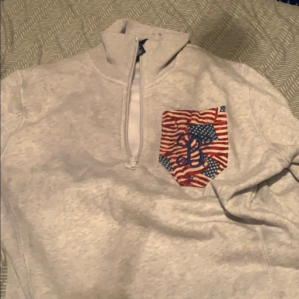 Monogrammed B pull over